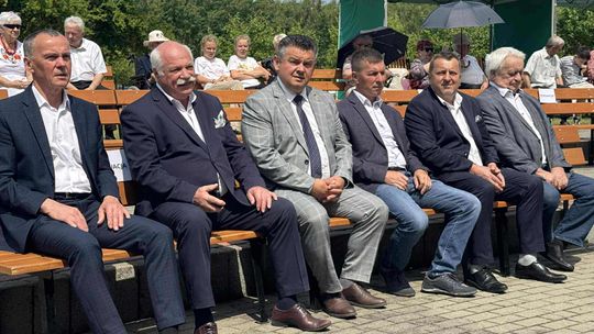 III Powiatowy Festiwal Piosenki Biesiadnej i Święto Rodzin Zastępczych w Nowinach [GALERIA ZDJĘĆ]