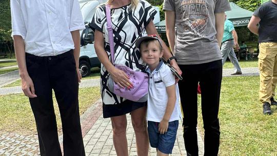 III Powiatowy Festiwal Piosenki Biesiadnej i Święto Rodzin Zastępczych w Nowinach [GALERIA ZDJĘĆ]