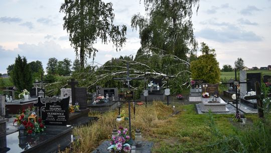 Pow. włodawski. Armagedon w Różańce. Wichura zrywała dachy, powalała drzewa [ZDJĘCIA]