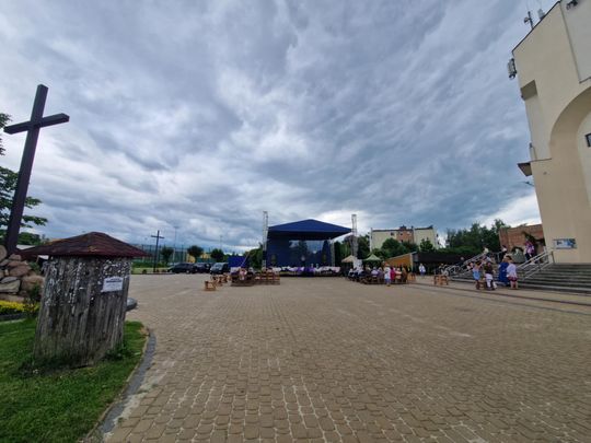 Chełm. Rodzinny Festyn Królewski przy Parafii pw. Chrystusa Odkupiciela w Chełmie [GALERIA ZDJĘĆ]