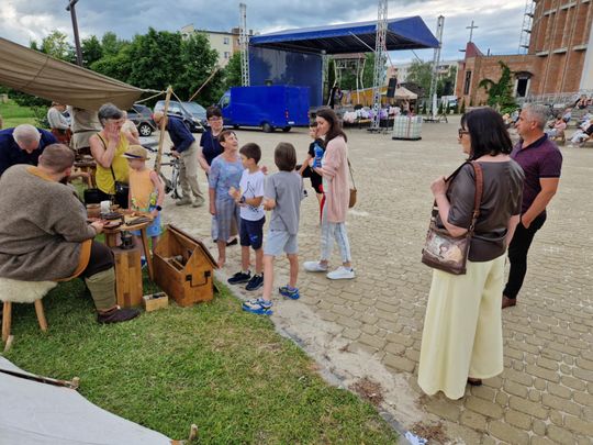 Chełm. Rodzinny Festyn Królewski przy Parafii pw. Chrystusa Odkupiciela w Chełmie [GALERIA ZDJĘĆ]