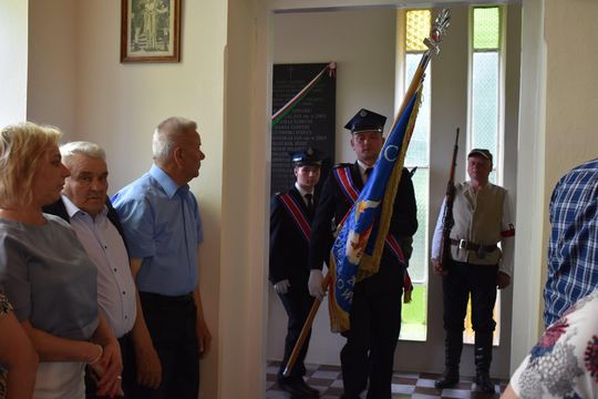 Gm. Gorzków. Odsłonięcie tablicy pamięci Sybiraków w Bobrowem [GALERIA ZDJĘĆ]