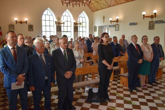 Gm. Gorzków. Odsłonięcie tablicy pamięci Sybiraków w Bobrowem [GALERIA ZDJĘĆ]