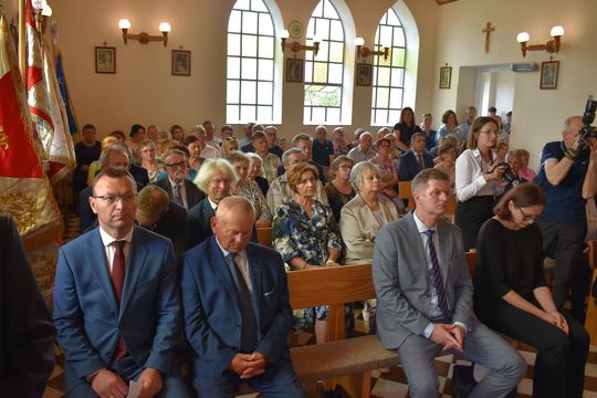 Gm. Gorzków. Odsłonięcie tablicy pamięci Sybiraków w Bobrowem [GALERIA ZDJĘĆ]