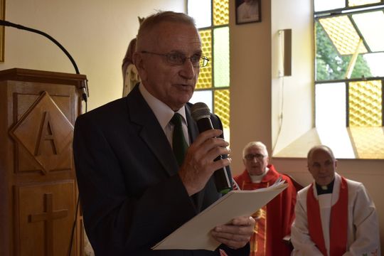 Gm. Gorzków. Odsłonięcie tablicy pamięci Sybiraków w Bobrowem [GALERIA ZDJĘĆ]