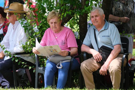 III Powiatowy Festiwal Piosenki Biesiadnej i Święto Rodzin Zastępczych w Nowinach [GALERIA ZDJĘĆ]