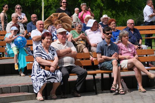 III Powiatowy Festiwal Piosenki Biesiadnej i Święto Rodzin Zastępczych w Nowinach [GALERIA ZDJĘĆ]