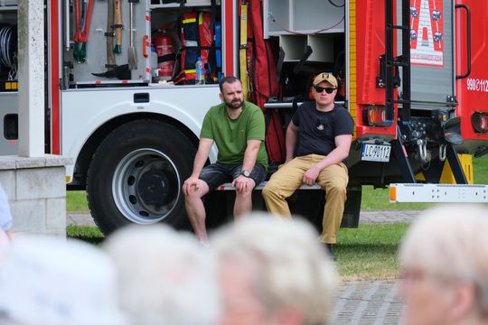III Powiatowy Festiwal Piosenki Biesiadnej i Święto Rodzin Zastępczych w Nowinach [GALERIA ZDJĘĆ]