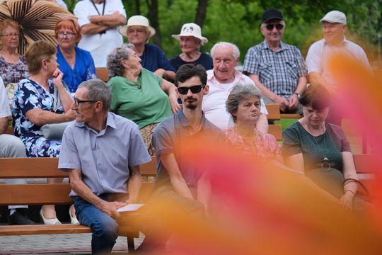 III Powiatowy Festiwal Piosenki Biesiadnej i Święto Rodzin Zastępczych w Nowinach [GALERIA ZDJĘĆ]