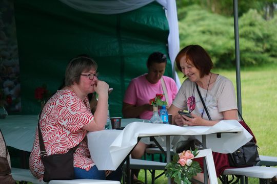 III Powiatowy Festiwal Piosenki Biesiadnej i Święto Rodzin Zastępczych w Nowinach [GALERIA ZDJĘĆ]