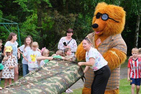 III Powiatowy Festiwal Piosenki Biesiadnej i Święto Rodzin Zastępczych w Nowinach [GALERIA ZDJĘĆ]