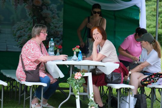 III Powiatowy Festiwal Piosenki Biesiadnej i Święto Rodzin Zastępczych w Nowinach [GALERIA ZDJĘĆ]