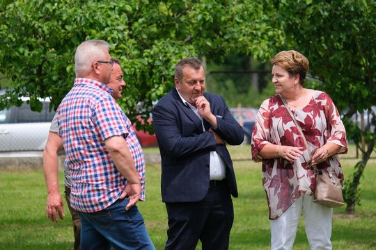 III Powiatowy Festiwal Piosenki Biesiadnej i Święto Rodzin Zastępczych w Nowinach [GALERIA ZDJĘĆ]