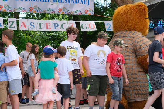 III Powiatowy Festiwal Piosenki Biesiadnej i Święto Rodzin Zastępczych w Nowinach [GALERIA ZDJĘĆ]