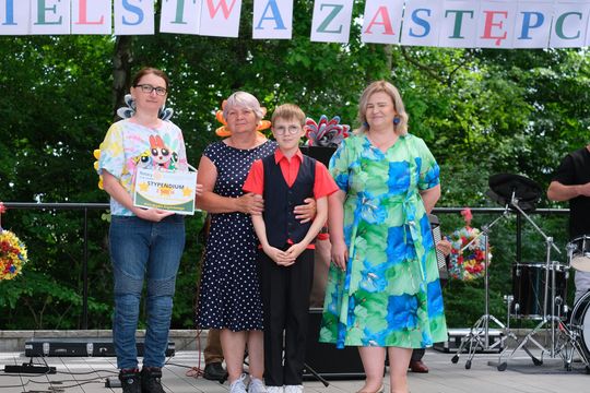 III Powiatowy Festiwal Piosenki Biesiadnej i Święto Rodzin Zastępczych w Nowinach [GALERIA ZDJĘĆ]