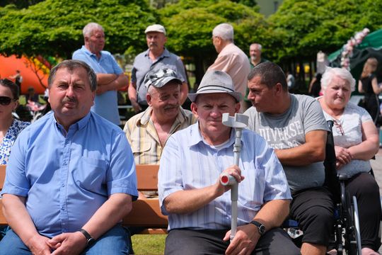 III Powiatowy Festiwal Piosenki Biesiadnej i Święto Rodzin Zastępczych w Nowinach [GALERIA ZDJĘĆ]