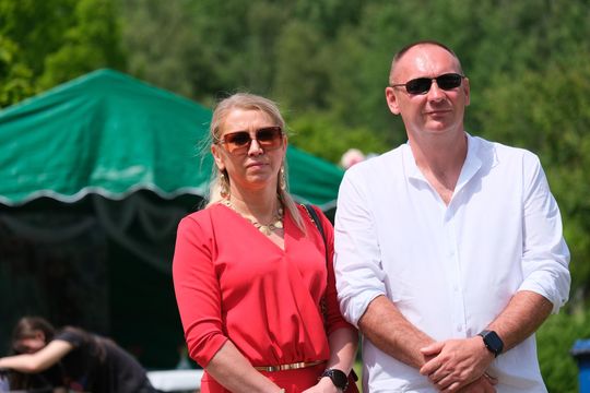 III Powiatowy Festiwal Piosenki Biesiadnej i Święto Rodzin Zastępczych w Nowinach [GALERIA ZDJĘĆ]