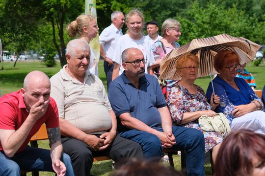 III Powiatowy Festiwal Piosenki Biesiadnej i Święto Rodzin Zastępczych w Nowinach [GALERIA ZDJĘĆ]