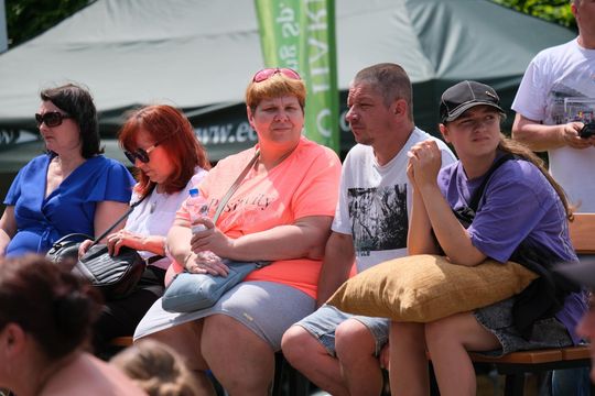 III Powiatowy Festiwal Piosenki Biesiadnej i Święto Rodzin Zastępczych w Nowinach [GALERIA ZDJĘĆ]