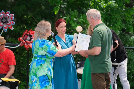 III Powiatowy Festiwal Piosenki Biesiadnej i Święto Rodzin Zastępczych w Nowinach [GALERIA ZDJĘĆ]