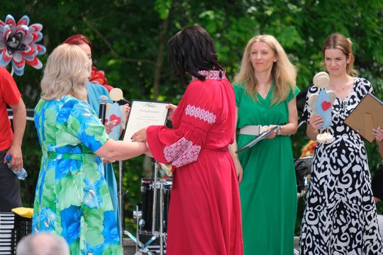 III Powiatowy Festiwal Piosenki Biesiadnej i Święto Rodzin Zastępczych w Nowinach [GALERIA ZDJĘĆ]