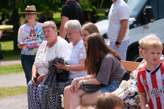 III Powiatowy Festiwal Piosenki Biesiadnej i Święto Rodzin Zastępczych w Nowinach [GALERIA ZDJĘĆ]