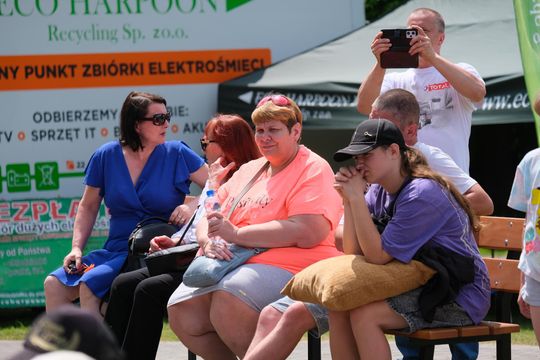 III Powiatowy Festiwal Piosenki Biesiadnej i Święto Rodzin Zastępczych w Nowinach [GALERIA ZDJĘĆ]