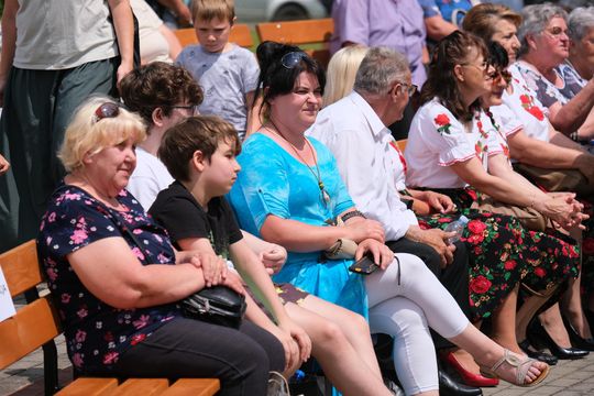 III Powiatowy Festiwal Piosenki Biesiadnej i Święto Rodzin Zastępczych w Nowinach [GALERIA ZDJĘĆ]