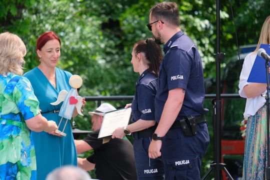 III Powiatowy Festiwal Piosenki Biesiadnej i Święto Rodzin Zastępczych w Nowinach [GALERIA ZDJĘĆ]