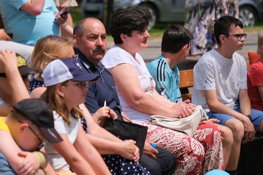 III Powiatowy Festiwal Piosenki Biesiadnej i Święto Rodzin Zastępczych w Nowinach [GALERIA ZDJĘĆ]