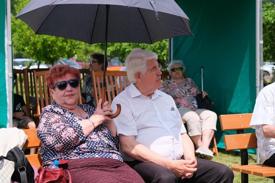 III Powiatowy Festiwal Piosenki Biesiadnej i Święto Rodzin Zastępczych w Nowinach [GALERIA ZDJĘĆ]