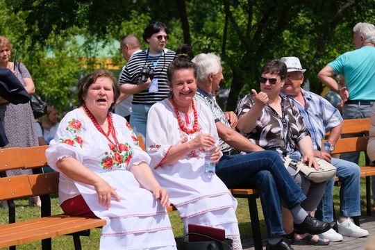 III Powiatowy Festiwal Piosenki Biesiadnej i Święto Rodzin Zastępczych w Nowinach [GALERIA ZDJĘĆ]
