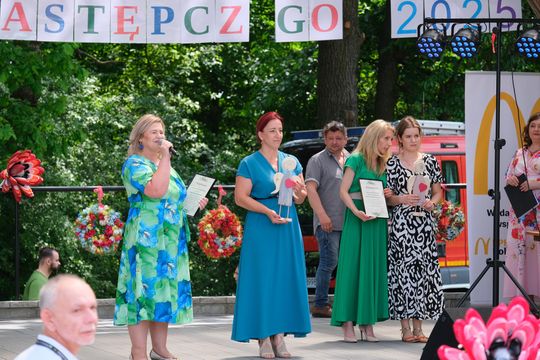 III Powiatowy Festiwal Piosenki Biesiadnej i Święto Rodzin Zastępczych w Nowinach [GALERIA ZDJĘĆ]