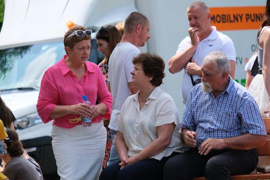 III Powiatowy Festiwal Piosenki Biesiadnej i Święto Rodzin Zastępczych w Nowinach [GALERIA ZDJĘĆ]