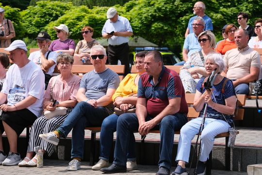 III Powiatowy Festiwal Piosenki Biesiadnej i Święto Rodzin Zastępczych w Nowinach [GALERIA ZDJĘĆ]