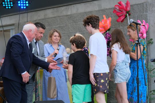 III Powiatowy Festiwal Piosenki Biesiadnej i Święto Rodzin Zastępczych w Nowinach [GALERIA ZDJĘĆ]