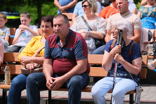 III Powiatowy Festiwal Piosenki Biesiadnej i Święto Rodzin Zastępczych w Nowinach [GALERIA ZDJĘĆ]