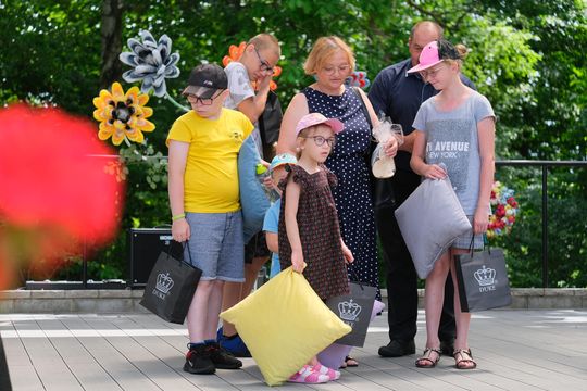 III Powiatowy Festiwal Piosenki Biesiadnej i Święto Rodzin Zastępczych w Nowinach [GALERIA ZDJĘĆ]