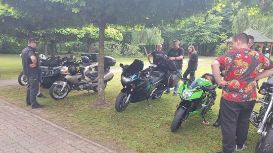 III Powiatowy Festiwal Piosenki Biesiadnej i Święto Rodzin Zastępczych w Nowinach [GALERIA ZDJĘĆ]