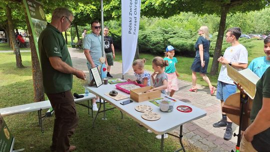 III Powiatowy Festiwal Piosenki Biesiadnej i Święto Rodzin Zastępczych w Nowinach [GALERIA ZDJĘĆ]