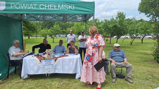 III Powiatowy Festiwal Piosenki Biesiadnej i Święto Rodzin Zastępczych w Nowinach [GALERIA ZDJĘĆ]