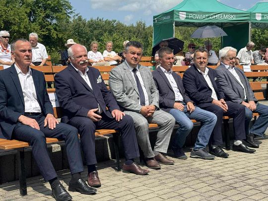 III Powiatowy Festiwal Piosenki Biesiadnej i Święto Rodzin Zastępczych w Nowinach [GALERIA ZDJĘĆ]