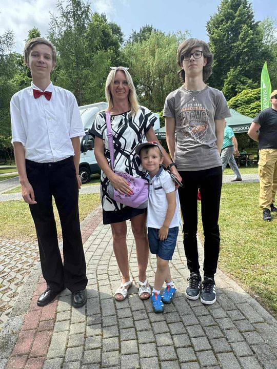 III Powiatowy Festiwal Piosenki Biesiadnej i Święto Rodzin Zastępczych w Nowinach [GALERIA ZDJĘĆ]