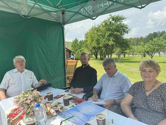 III Powiatowy Festiwal Piosenki Biesiadnej i Święto Rodzin Zastępczych w Nowinach [GALERIA ZDJĘĆ]