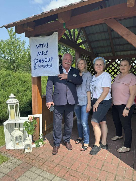 III Powiatowy Festiwal Piosenki Biesiadnej i Święto Rodzin Zastępczych w Nowinach [GALERIA ZDJĘĆ]