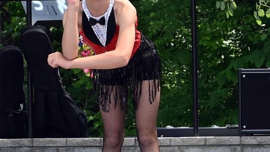 III Powiatowy Festiwal Piosenki Biesiadnej i Święto Rodzin Zastępczych w Nowinach cz. II [GALERIA ZDJĘĆ]