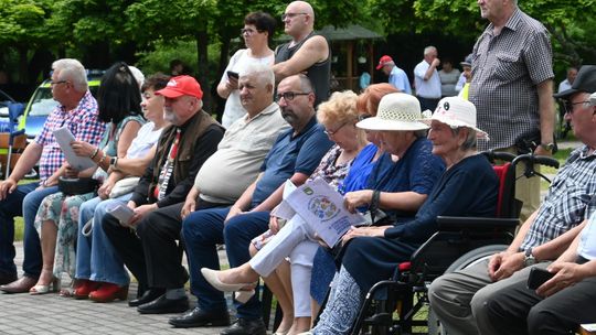 III Powiatowy Festiwal Piosenki Biesiadnej i Święto Rodzin Zastępczych w Nowinach cz. II [GALERIA ZDJĘĆ]
