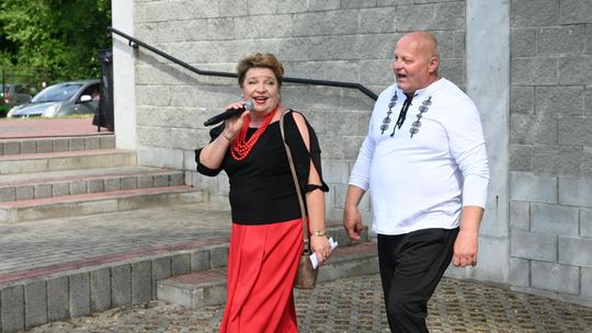 III Powiatowy Festiwal Piosenki Biesiadnej i Święto Rodzin Zastępczych w Nowinach cz. II [GALERIA ZDJĘĆ]