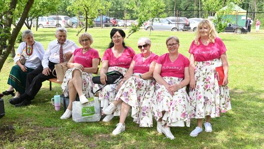 III Powiatowy Festiwal Piosenki Biesiadnej i Święto Rodzin Zastępczych w Nowinach cz. II [GALERIA ZDJĘĆ]