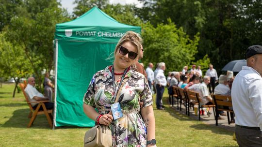 III Powiatowy Festiwal Piosenki Biesiadnej i Święto Rodzin Zastępczych w Nowinach cz. II [GALERIA ZDJĘĆ]